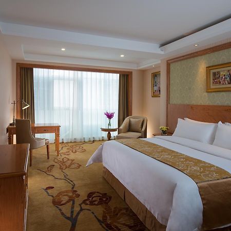 Vienna Hotel Chaoyang Наньнін Екстер'єр фото